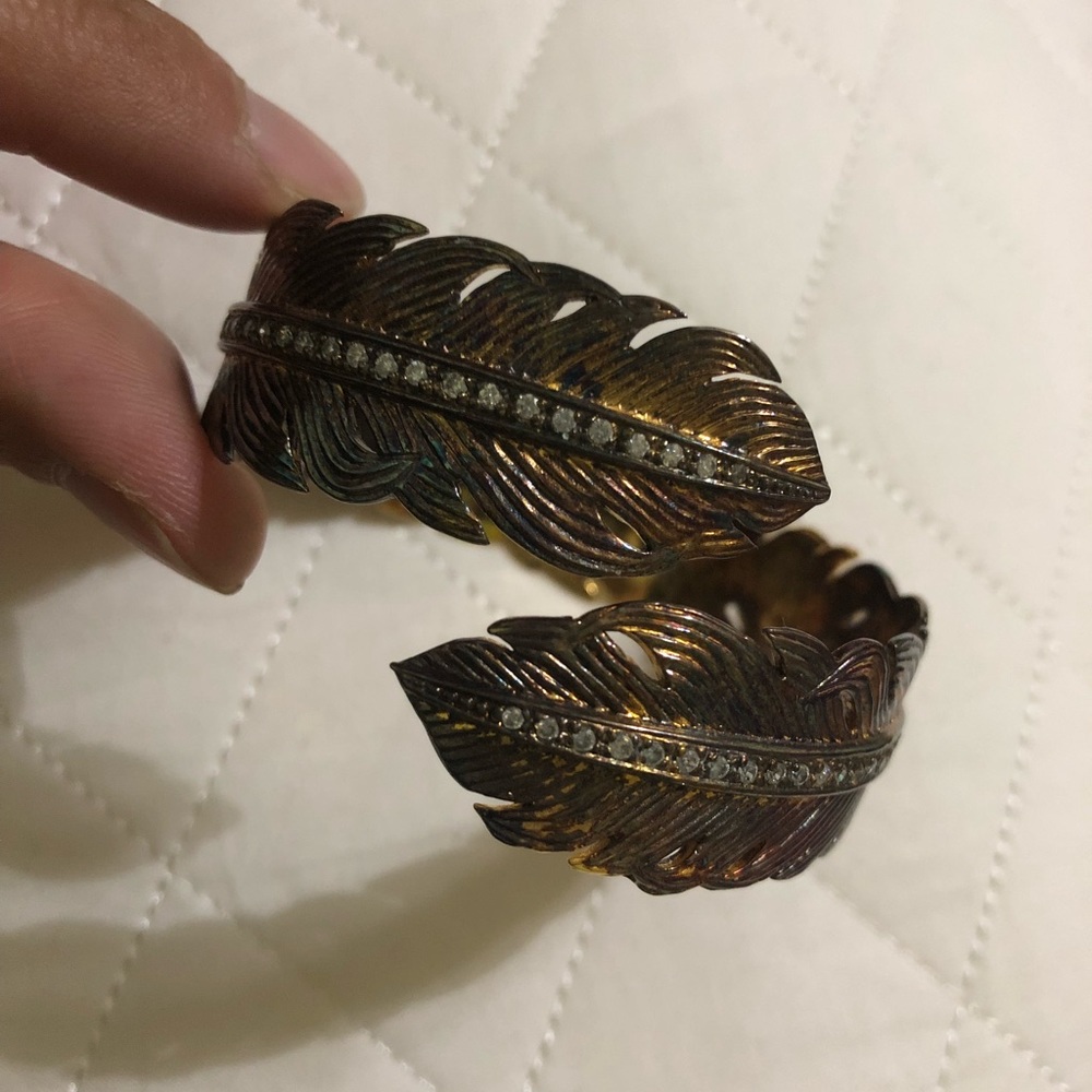 Antique look brass bracelet w rhinestones